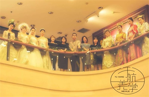  唐山學(xué)新娘跟妝去哪里靠譜？