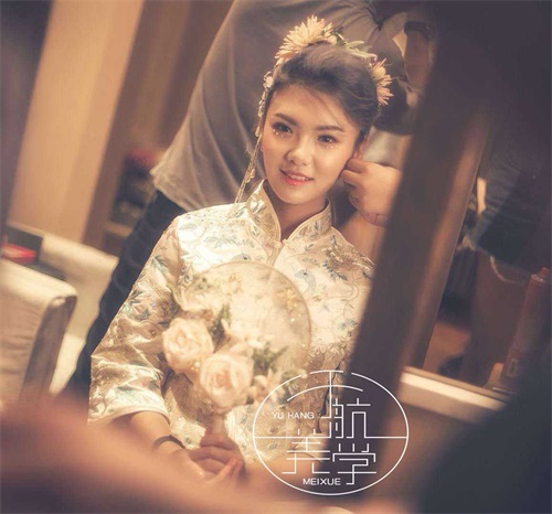  唐山學(xué)新娘跟妝去哪里靠譜？