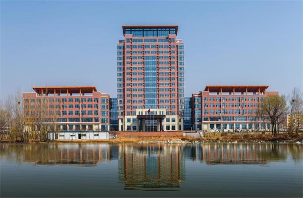 想學口腔醫(yī)學推薦濟南哪所學校？