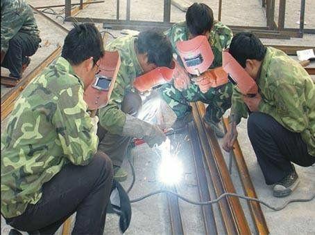 菏澤市東華職業(yè)培訓(xùn)學(xué)校焊工專業(yè)學(xué)費(fèi)貴嗎？   