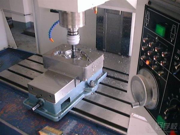 山東學(xué)數(shù)控加工哪個(gè)學(xué)校好？