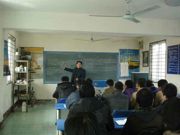 濟(jì)南駿大挖掘機(jī)學(xué)校優(yōu)勢(shì)有哪些？