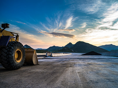 濟(jì)南學(xué)挖掘機(jī)去哪里？