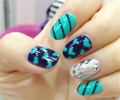 學(xué)習(xí)美甲專業(yè)課程，一對一指導(dǎo)教學(xué)